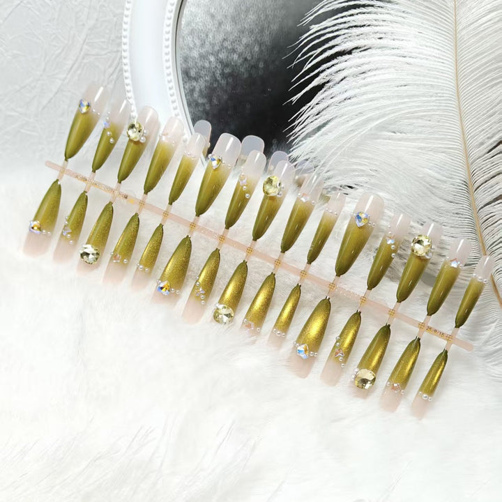 Artificial nails with elegant glitter accents Kalsten