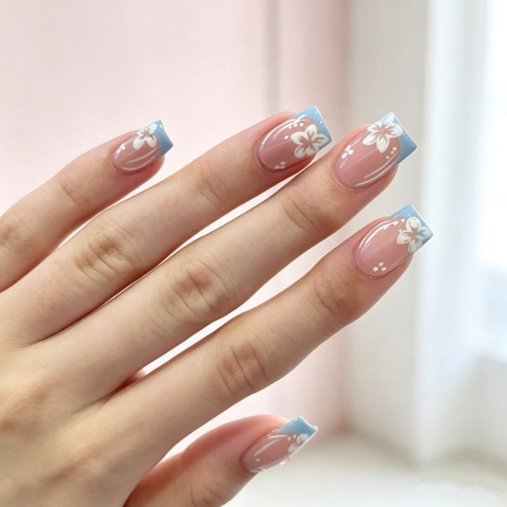 Artificial nails with floral accents Kalsten