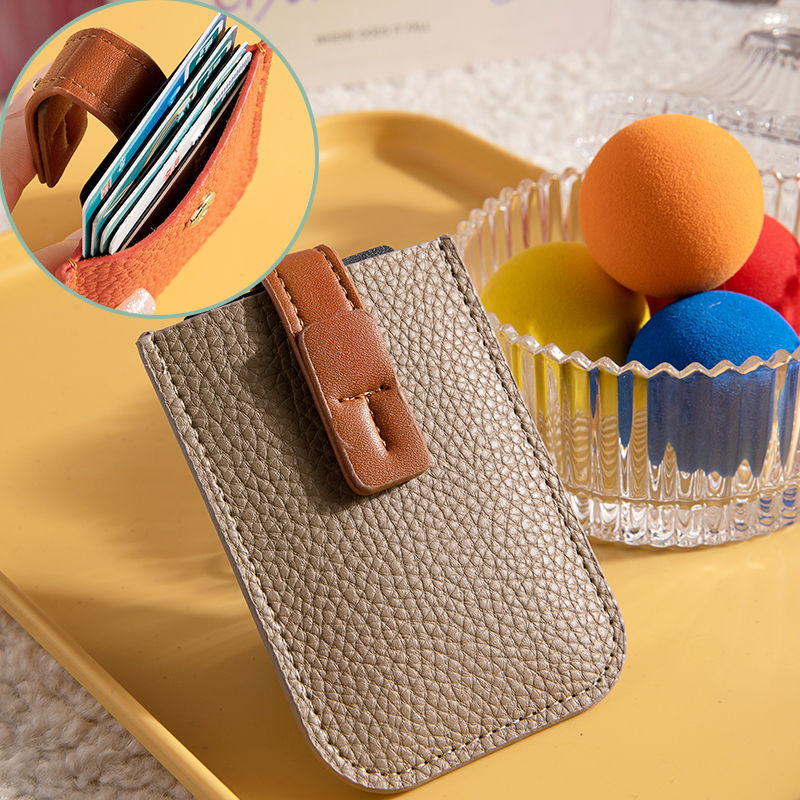 Minimalist RFID-Blocking Leather Card Holder Kalsten