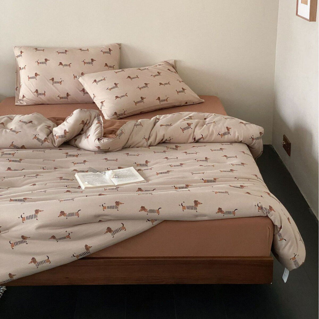 Bedding set with playful dog print made of soft cotton blend