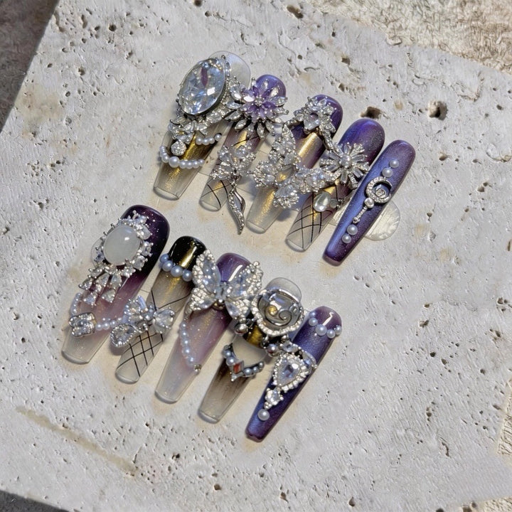 Luxurious Rhinestone Decorative Press-On Nails