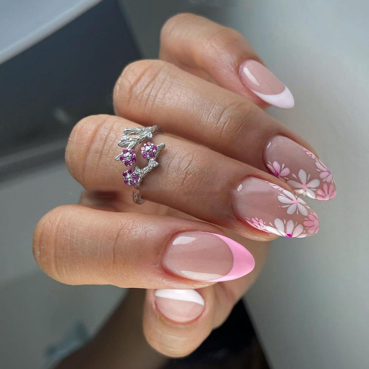 Artful Nail Art with Floral Accents Kalsten