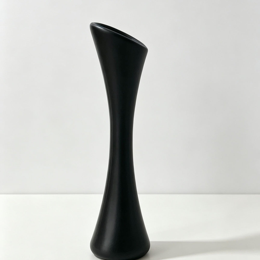 Elegant Curvy Decorative Floor Vase Kalsten