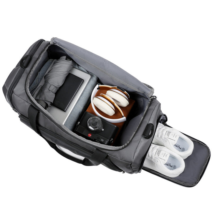 Unisex sporty travel bag with reinforced bottom and ventilation compartments Kalsten