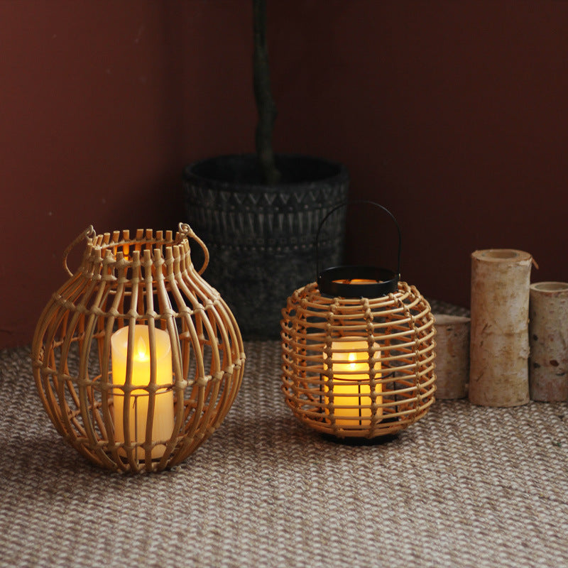 Decorative lantern made of braided rattan Kalsten