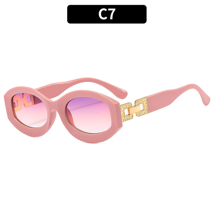 Oversized Cat-Eye Sunglasses with Elegant Gold Accents