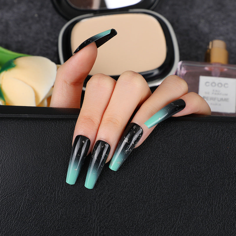 Elegant artificial nails with gold accents Kalsten