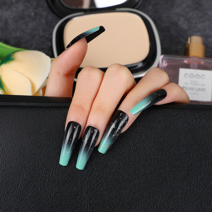 Elegant artificial nails with gold accents Kalsten