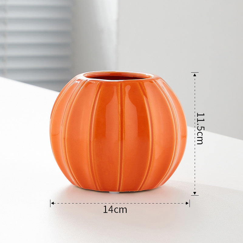 Decorative ceramic vase with modern ribbed design Kalsten