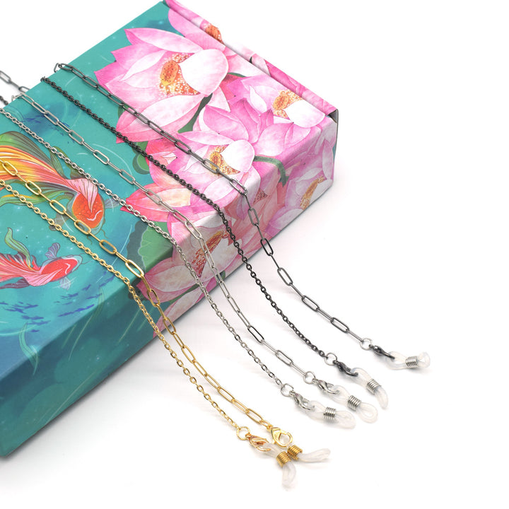 Fashion-Forward Metal Eyewear Chain Kalsten