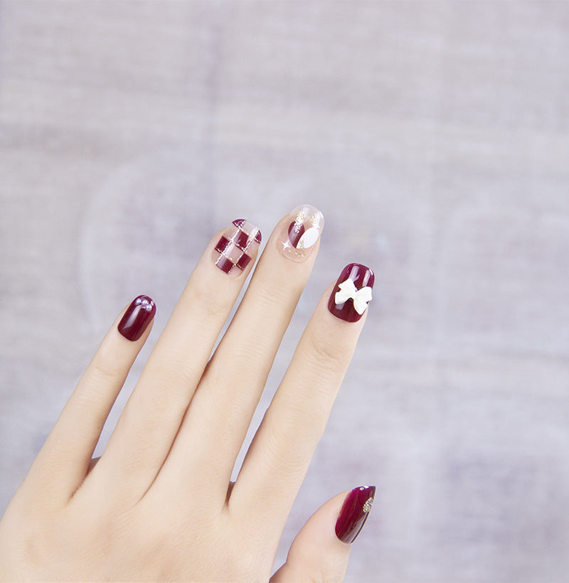 Elegant Nail Art with Gloss Finish Kalsten