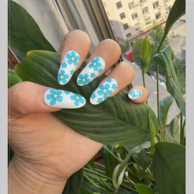 Artistic Almond-Shaped Press-On Nails Set with Metallic Accents Kalsten