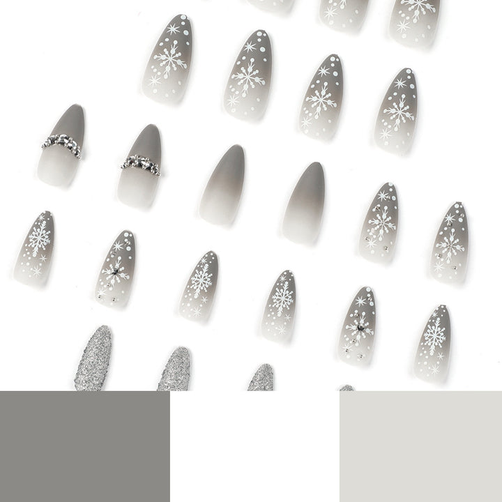 Glamorous nail art with snowflake design Kalsten