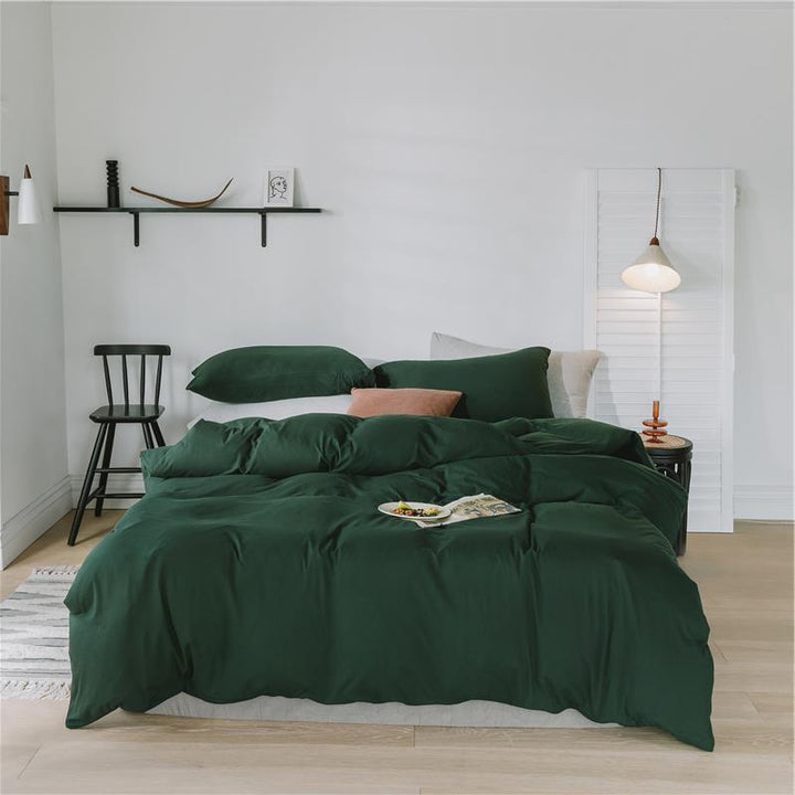 Bedding set made of breathable cotton percale with temperature-regulating processing