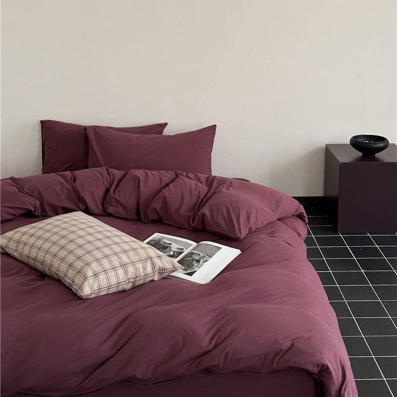 Minimalist Mako satin bedding set with extra-soft surface and easy-care weaving