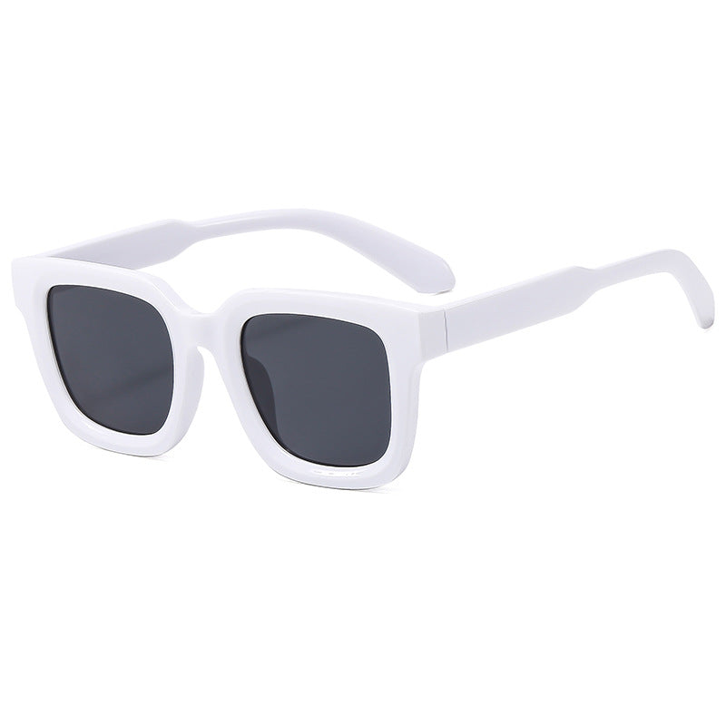 Ladies fashionable sunglasses in striking design Kalsten
