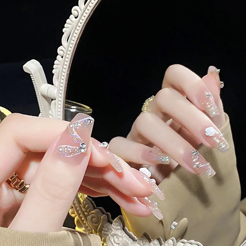 Glamorous artificial nails with sparkling accents Kalsten