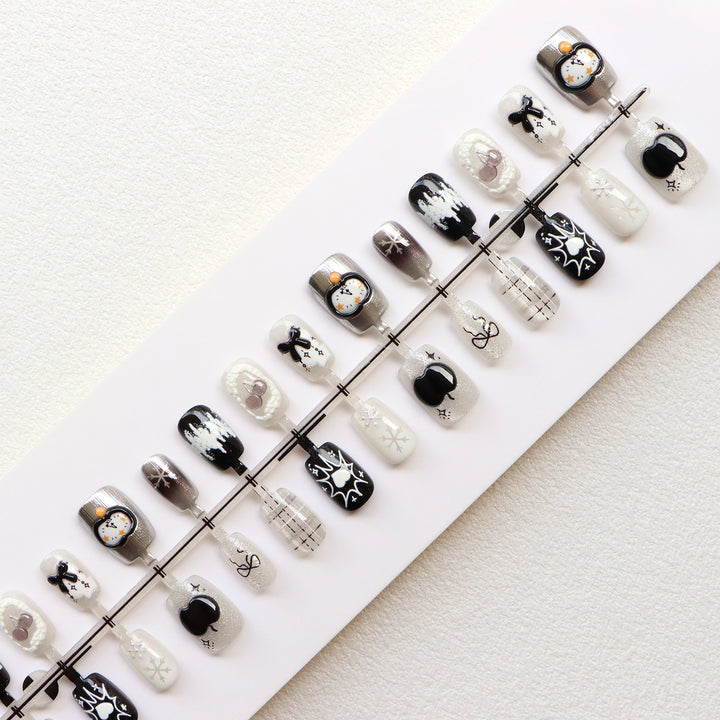 Artistic Black and White Press-On Nail Art Kalsten