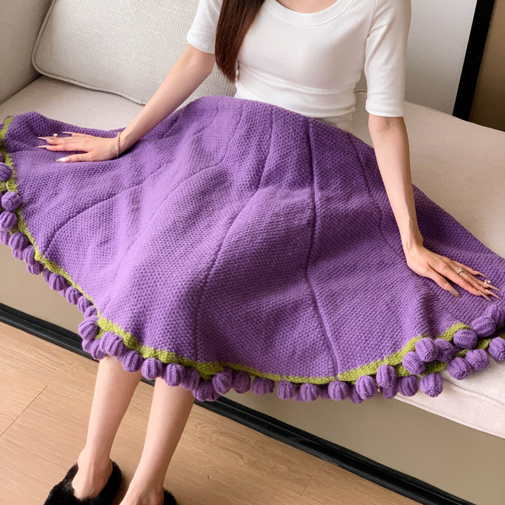 Cozy Blanket with Playful Pompons Kalsten