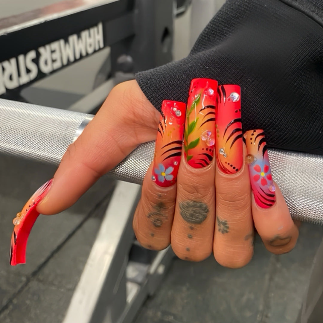 Artfully Designed Floral Press-On Nails Kalsten