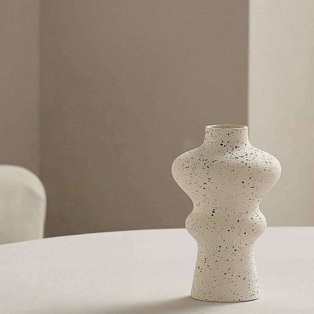 Elegant and Artistic Ceramic Vase Kalsten