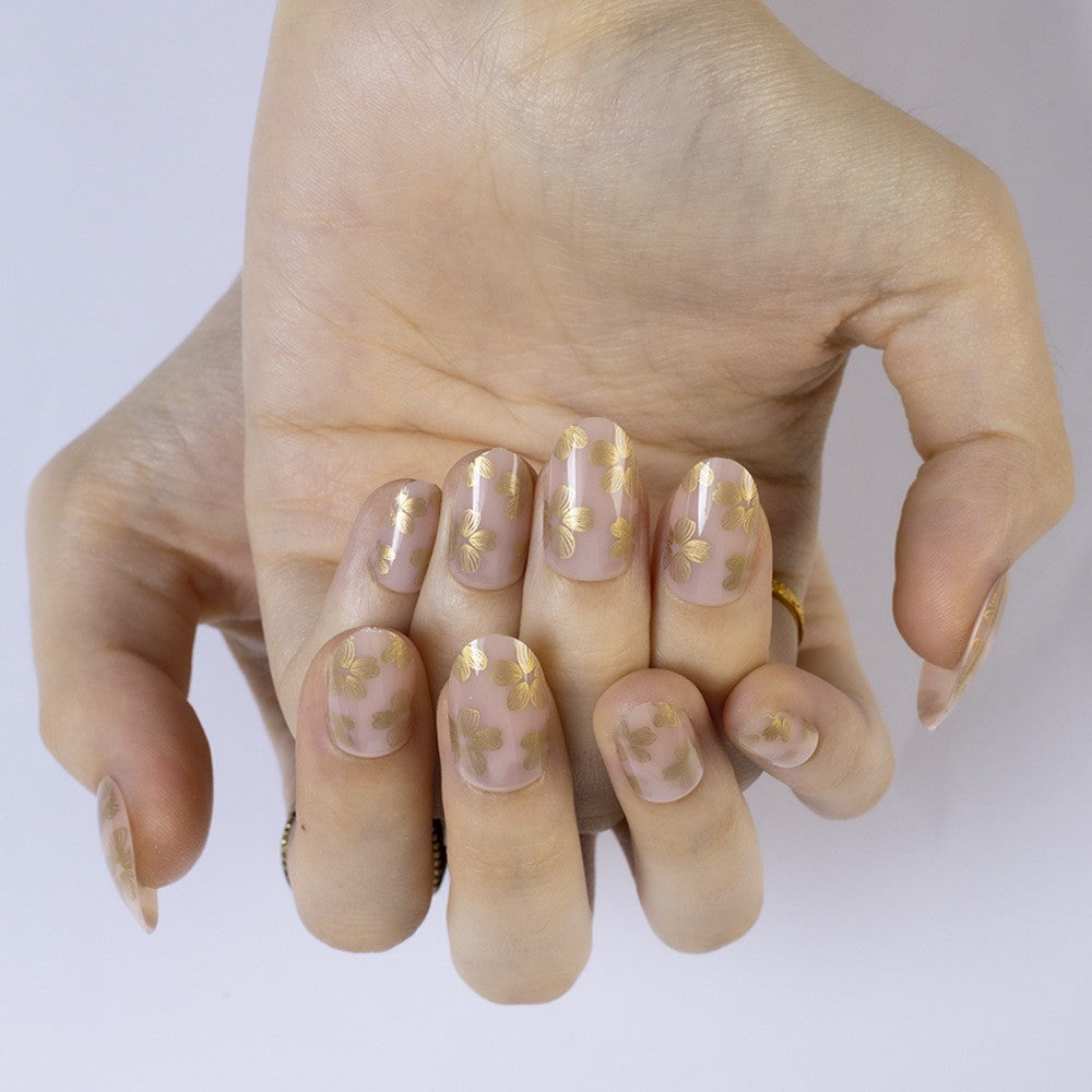 High-gloss artificial nails with rose effect Kalsten