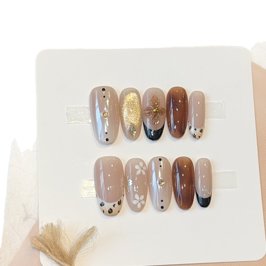 Artificial Nails in Elegant Pastel Look with Floral Accents Kalsten