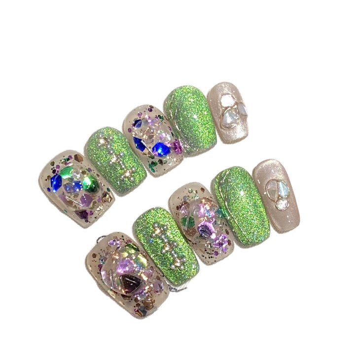 Artistic Glitter-Accented Press-On Nail Set