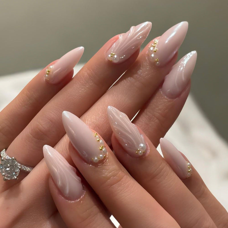 Elegant nail art in maritime design with glitter and 3D accents Kalsten