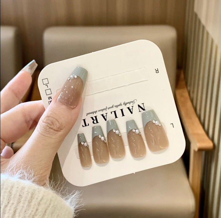 Glittery 3D Press-On Nail Set Kalsten