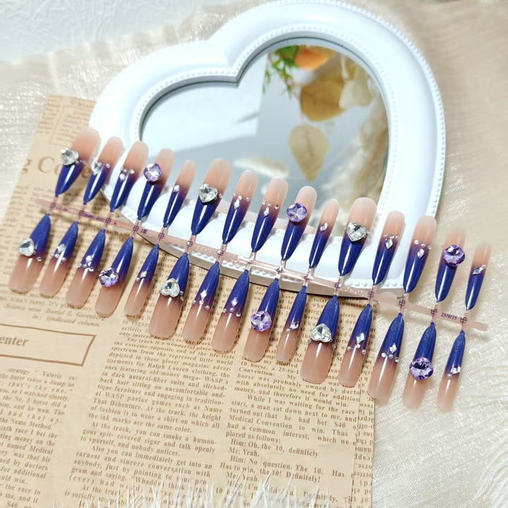 Artificial nails with elegant pendant motif Kalsten