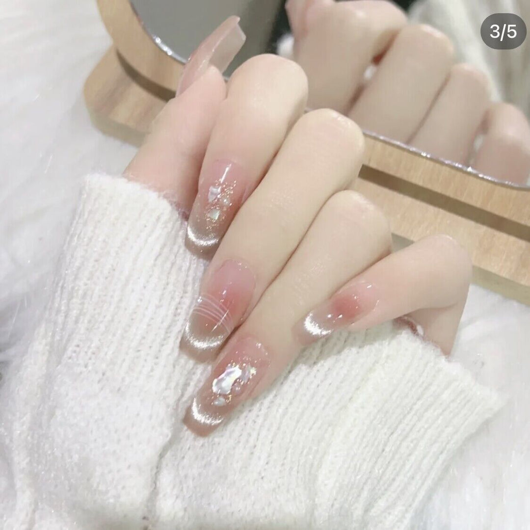 Elegant Press-On Nail Art Set with Glittering Tips Kalsten