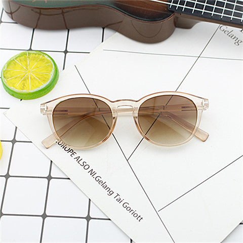 Women fashion sunglasses with elegant, round design Kalsten