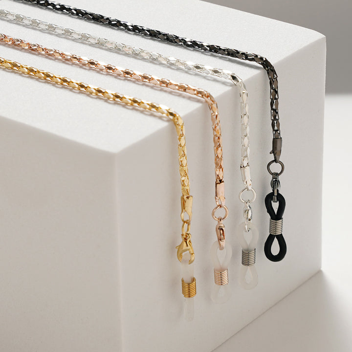 Elegant Pearl-Embellished Chain Kalsten
