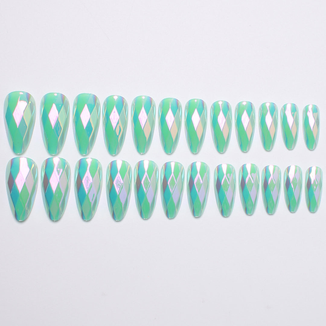 Diamond-Shaped Press-On Nail Set Kalsten