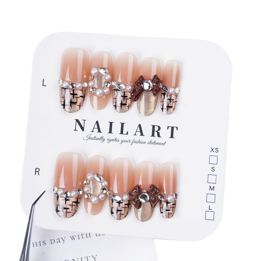 Artificial nails with glamorous decor Kalsten