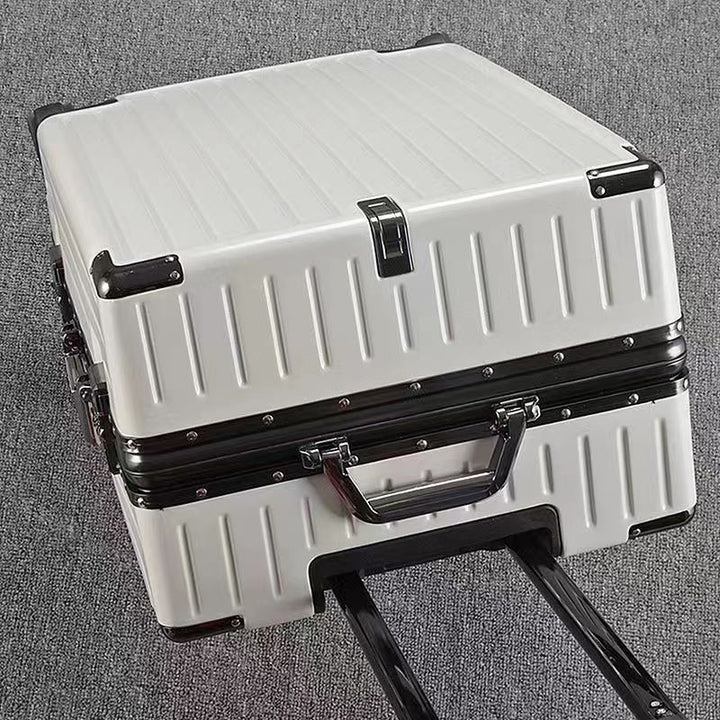 Rugged Expedition Suitcase Kalsten