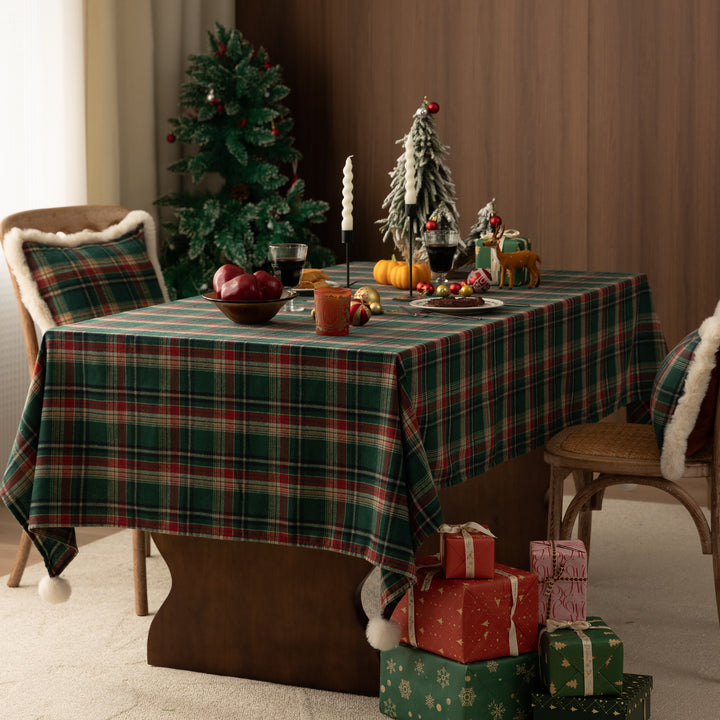 Rectangular checkered tablecloth made of cotton blend with pompom tassels Kalsten
