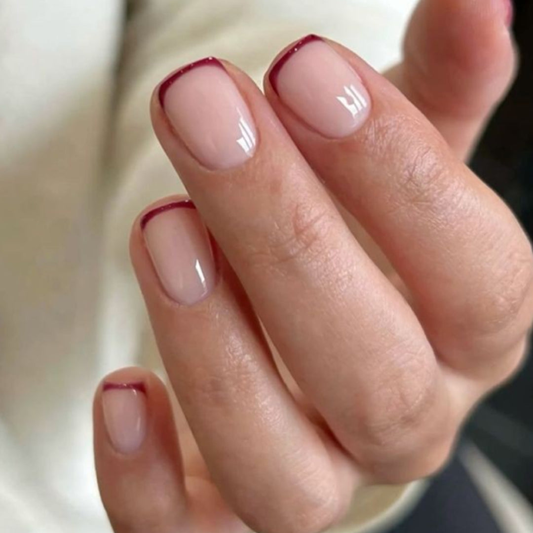 Elegant and stylish nail art with narrow colored accents Kalsten