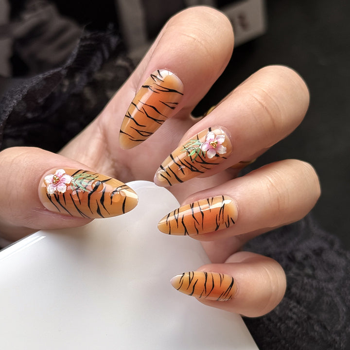 Floral Design Press-On Nail Set Kalsten
