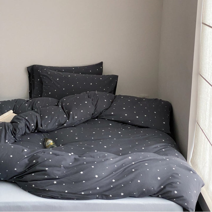 Bedding set made of soft cotton percale with a minimalist star pattern