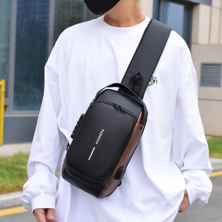 Shoulder bag with ergonomic design and multiple compartments Kalsten