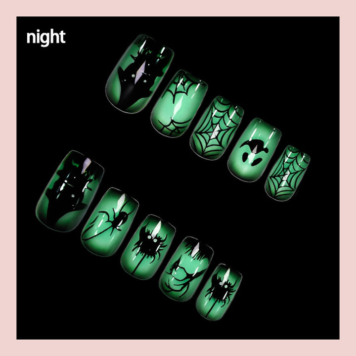 Nail art set with spooky Halloween designs and excellent wearing comfort Kalsten