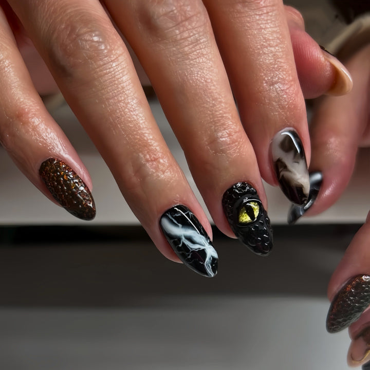 Artistic Themed Press-On Nail Art Kalsten