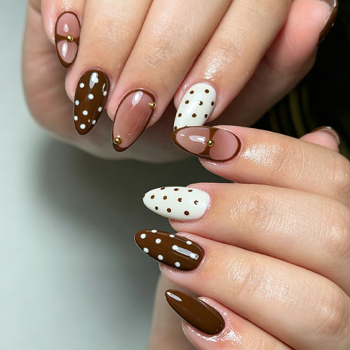Nail art set with elegant accents and creative designs Kalsten