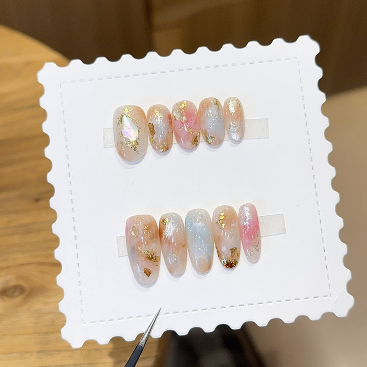 Artificial nails with glamorous metallic details and sparkling design Kalsten