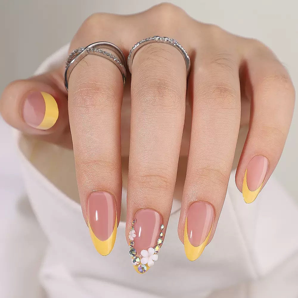 Artificial nail set with elegant French design and 3D flower decorations Kalsten