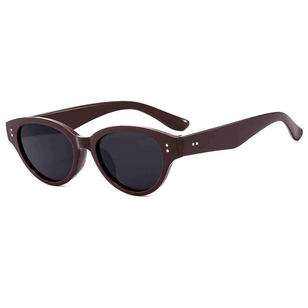 Elegant Retro-Inspired Cat-Eye Sunglasses