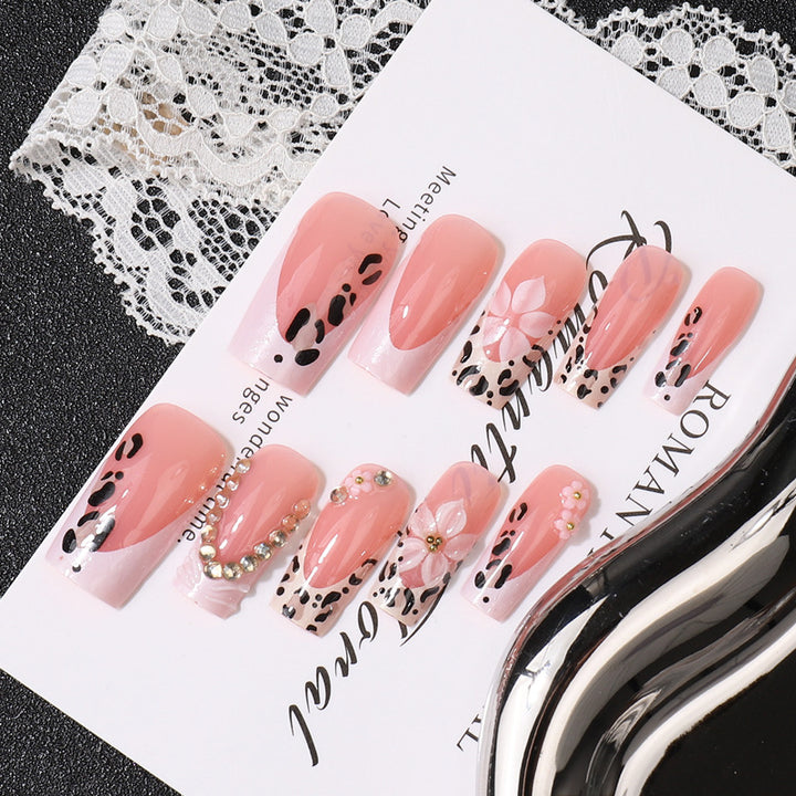 Artistic Nail Design Kalsten