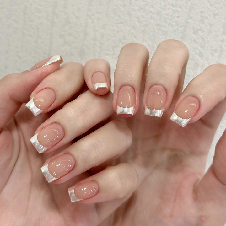 Elegant and modern art nails Kalsten